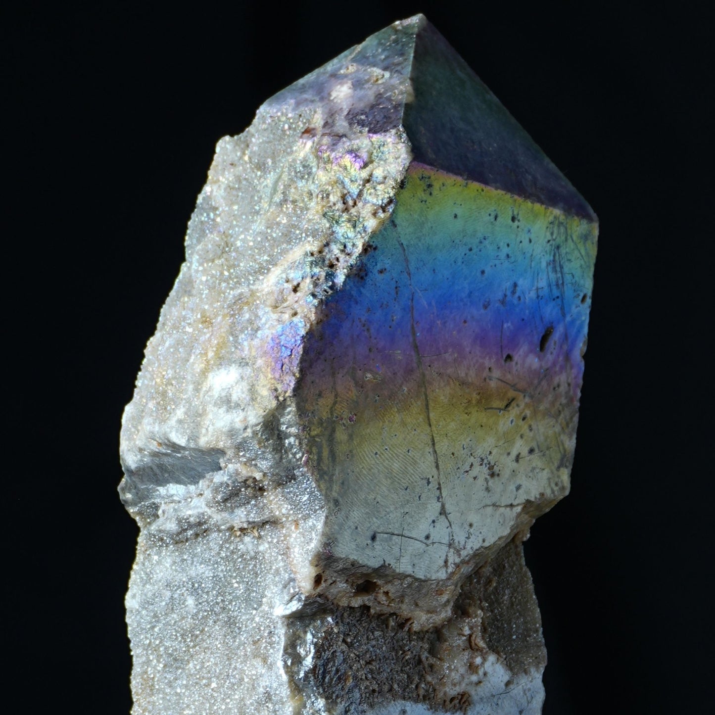 Aura kvarc torony szivárvány 986g 18-19 cm