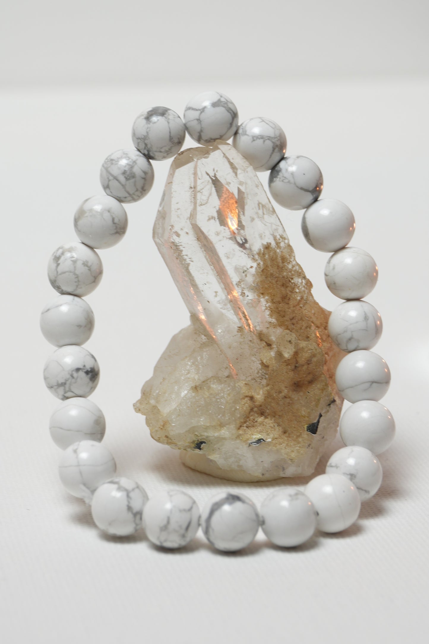 Izsák Ark Angyal-Howlit Ásvány Karkötő