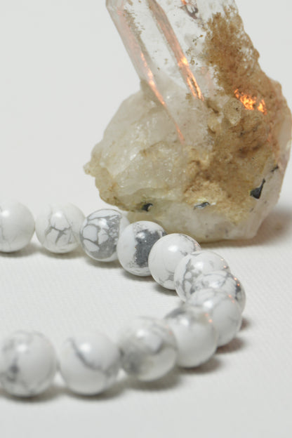 Izsák Ark Angyal-Howlit Ásvány Karkötő