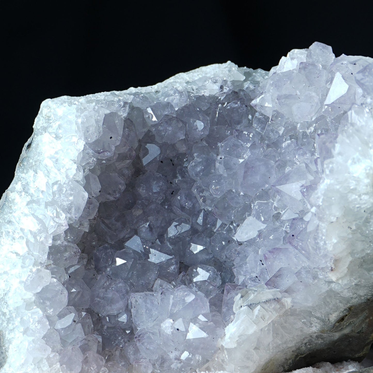 Ametiszt drúza álló 1108g (URY) (FIX)