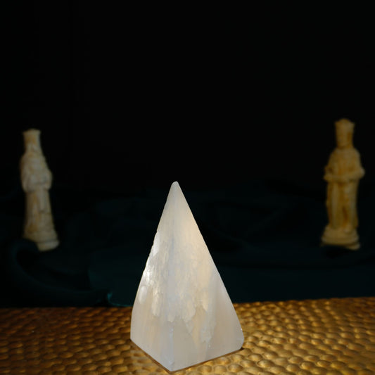 Szelenit piramis 5x5x10cm