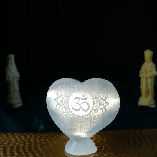 Szelenit szív álló om mandala 10-12cm