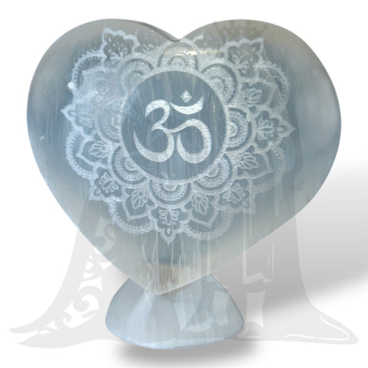 Szelenit szív álló om mandala 10-12cm